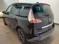 Vaade tagant vasakult