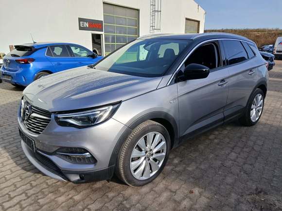 Vue de l’avant gauche