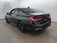 Vue de l’arrière gauche