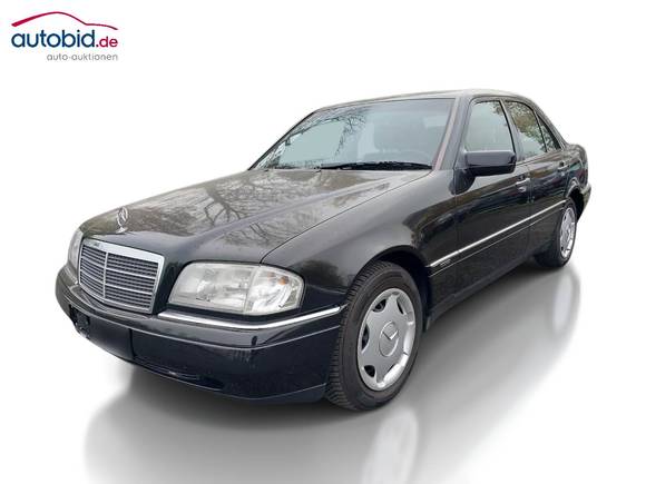 Pogled od napred levo