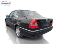 Pogled od pozadi levo