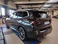 Vue de l’arrière gauche