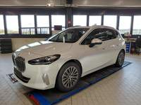 Pogled od napred levo