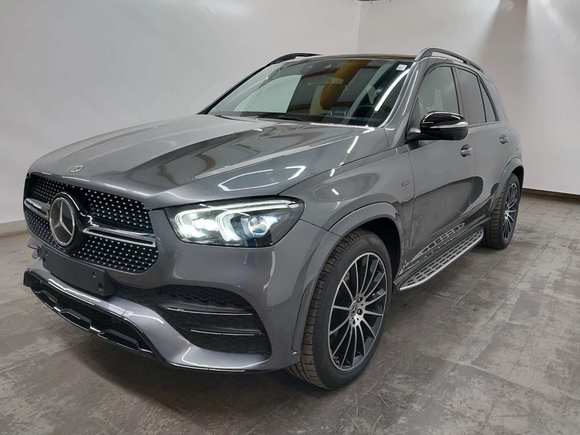 Skats no kreisās puses priekšā