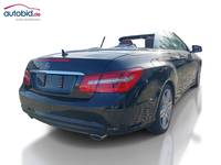 Pogled od pozadi desno