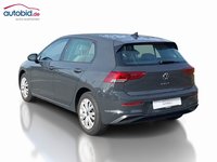 Vaade tagant vasakult