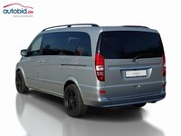 Vaade tagant vasakult