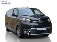 Pogled desno spredaj