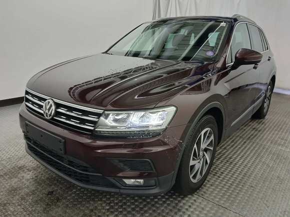 Pogled od napred levo