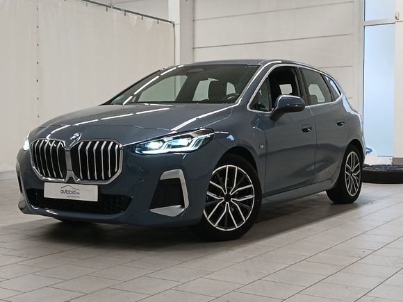 Vue de l’avant gauche