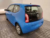 Vaade tagant vasakult