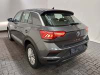 Vaade tagant vasakult