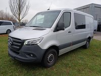 Pogled od napred levo