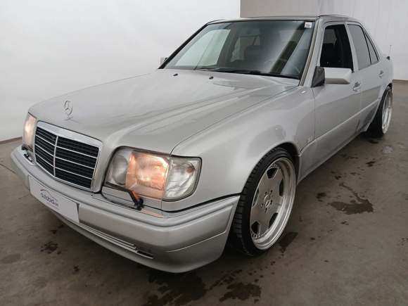 Vista anteriore sinistra