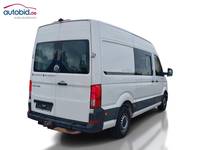 Pogled od pozadi desno