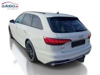 Skats no kreisās puses aizmugurē