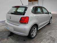 Skats no labās puses aizmugurē