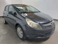 Pogled sprijeda desno