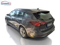 Vue de l’arrière gauche