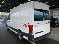 Pogled od pozadi levo