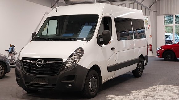 Pogled od napred levo