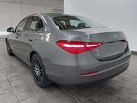 Vaade tagant vasakult