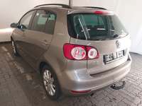 Vaade tagant vasakult