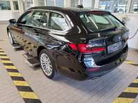 Vista traseira esquerda