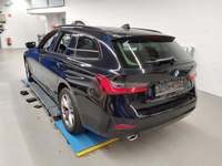 Vista traseira esquerda