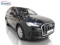 Skats no labās puses priekšā