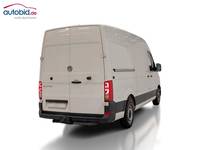 Skats no labās puses aizmugurē