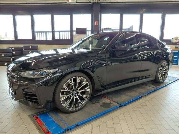 Pogled od napred levo