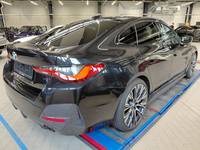 Pogled od pozadi desno