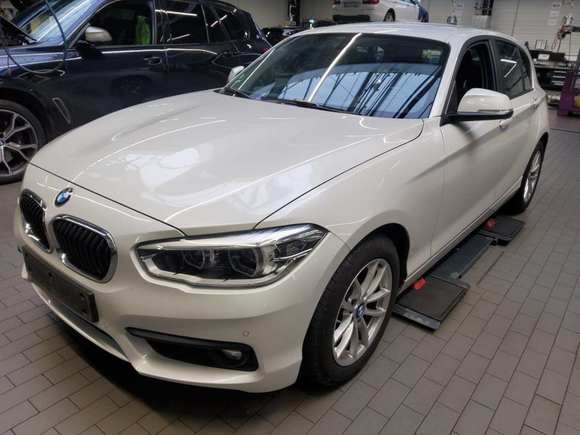 Pogled od napred levo