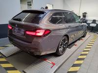 Pogled od pozadi desno