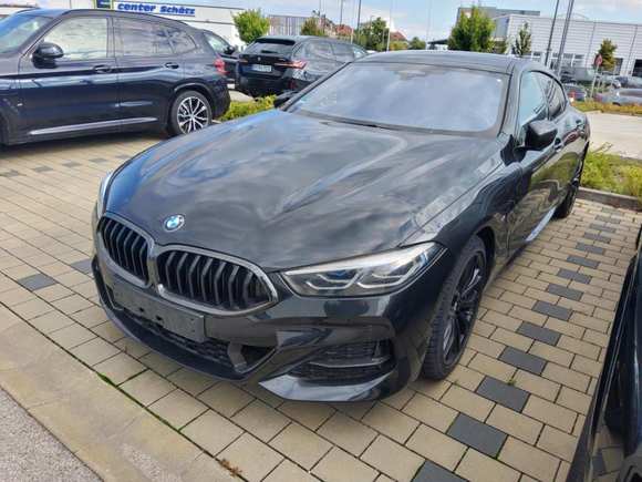 Pogled od napred levo