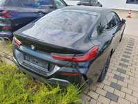 Pogled od pozadi desno