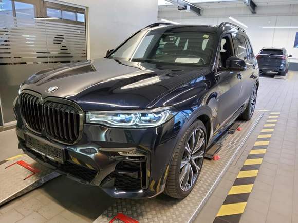 Pogled od napred levo