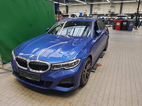 Pogled od napred levo