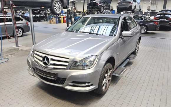 Pogled od napred levo