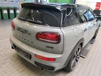 Pogled od pozadi desno