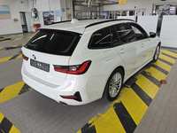 Pogled od pozadi desno