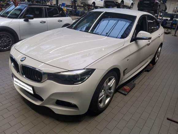 Pogled od napred levo