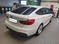 Pogled od pozadi desno