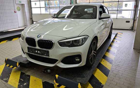 Pogled od napred levo