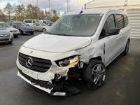 Skats no kreisās puses priekšā