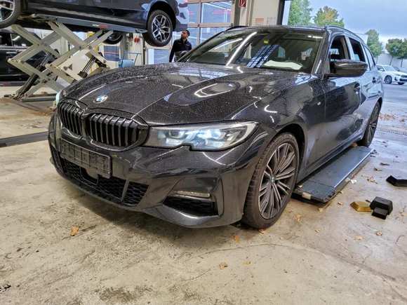 Pogled od napred levo