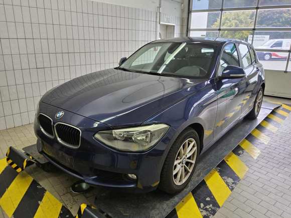 Pogled od napred levo