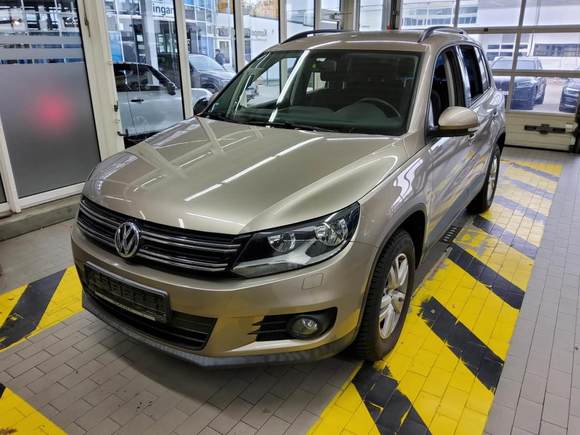 Pogled od napred levo