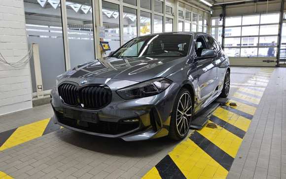 Pogled od napred levo